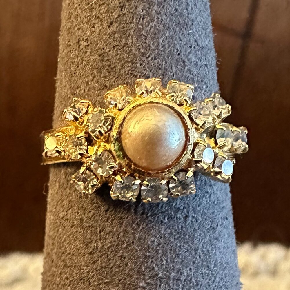 faux pearl and cz cocktail ring sz 6